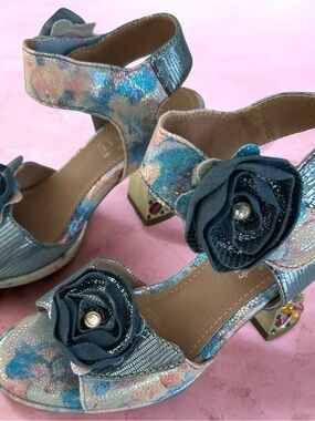 L'Artiste Girls' Blue Floral Glitter Heels with Decorative Flower